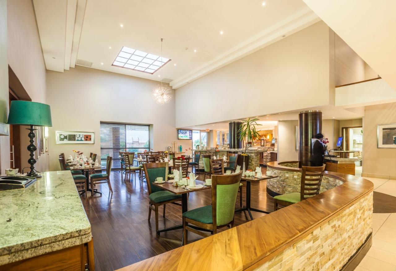 Town Lodge Γκαμπορόνε Εξωτερικό φωτογραφία